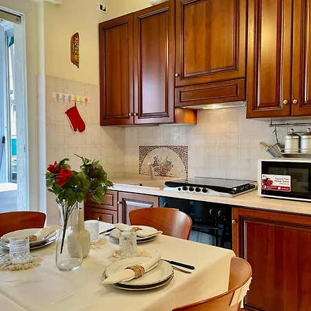 700m Dal Mare Bilocale Con A/c, Ampio Balcone E Wi-fi لوانو