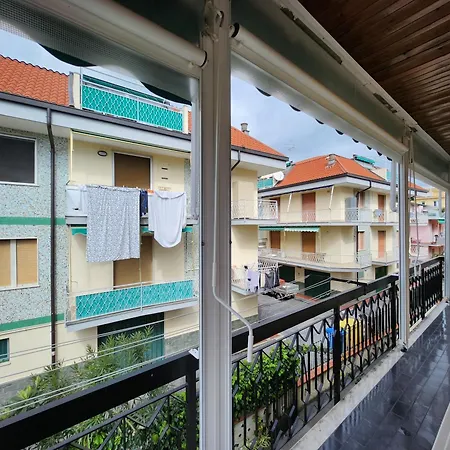 700m Dal Mare Bilocale Con A/c, Ampio Balcone E Wi-fi