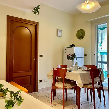 Apartment 700m Dal Mare Bilocale Con A/c, Ampio Balcone E Wi-fi